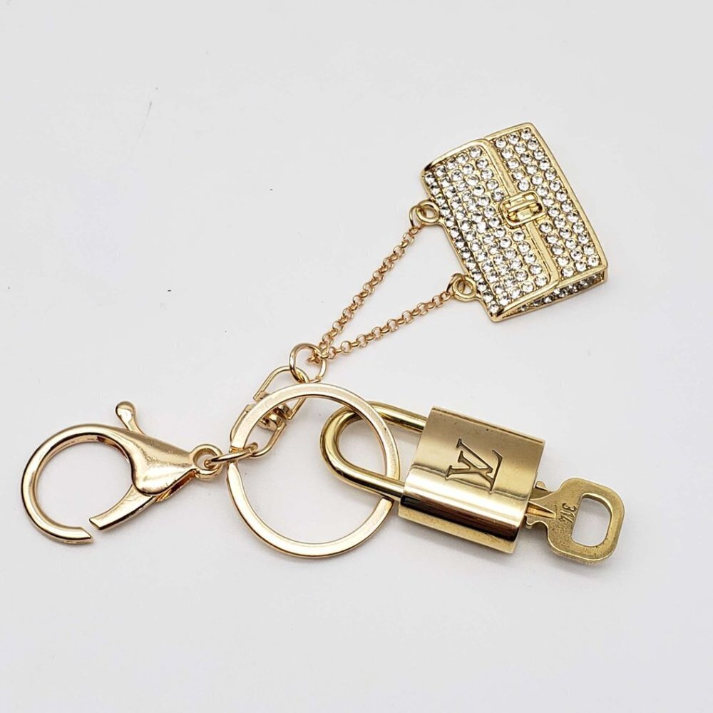 Authentic Louis Vuitton Gold Padlock 🔒 Key Set w/ Unbranded Bag Charm - Picture 4 of 7